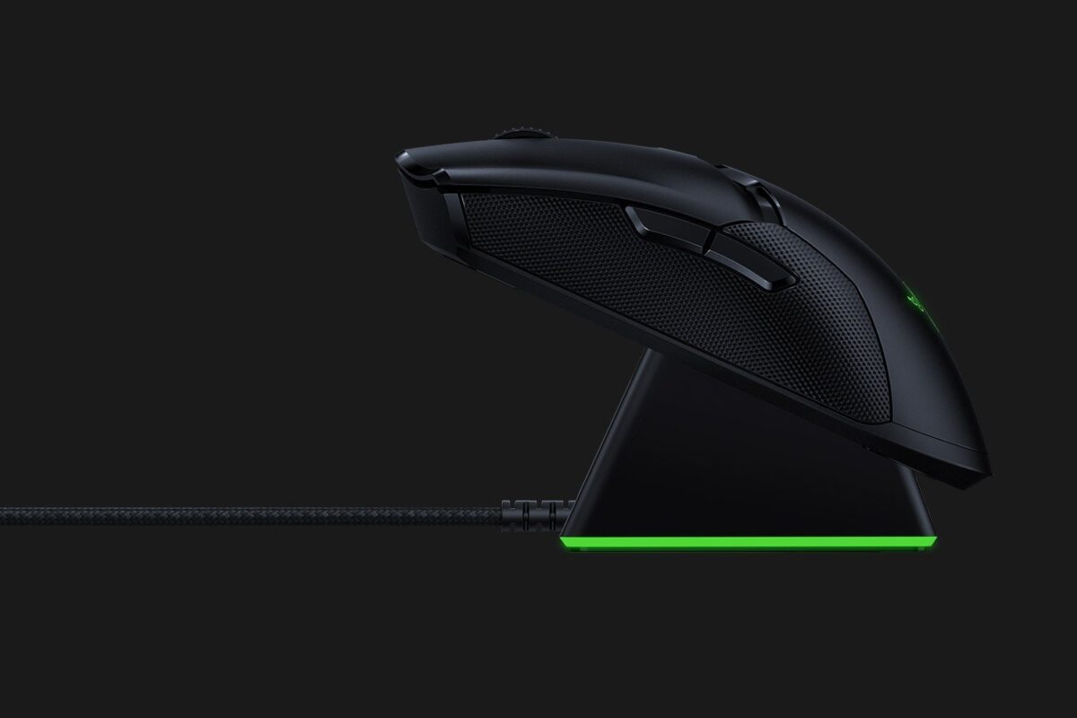 https___hybrismediaprod.blob.core.windows.net_sys-master-phoenix-images-container_h40_h60_9081447383070_razer-viper-ultimate-gallery-02