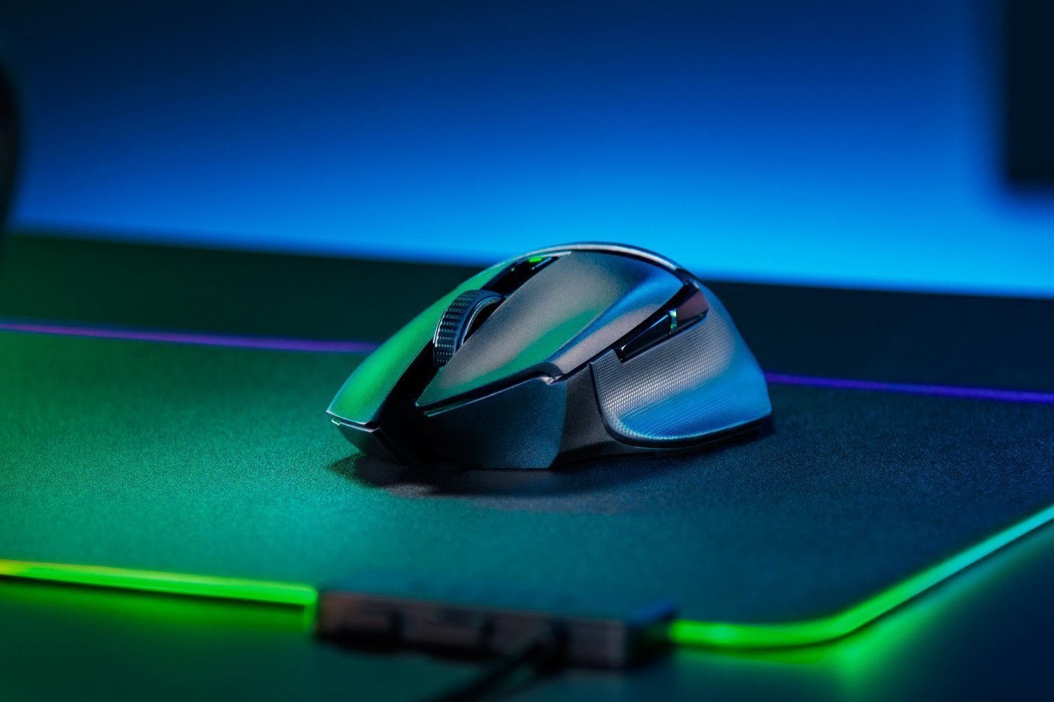 https___hybrismediaprod.blob.core.windows.net_sys-master-phoenix-images-container_h67_h0c_9081448431646_razer-basilisk-x-hyperspeed-hero
