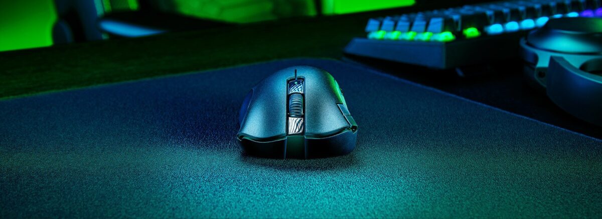 razer-deathadder-v2-x-hyperspeed-unmistakably-inconic-desktop